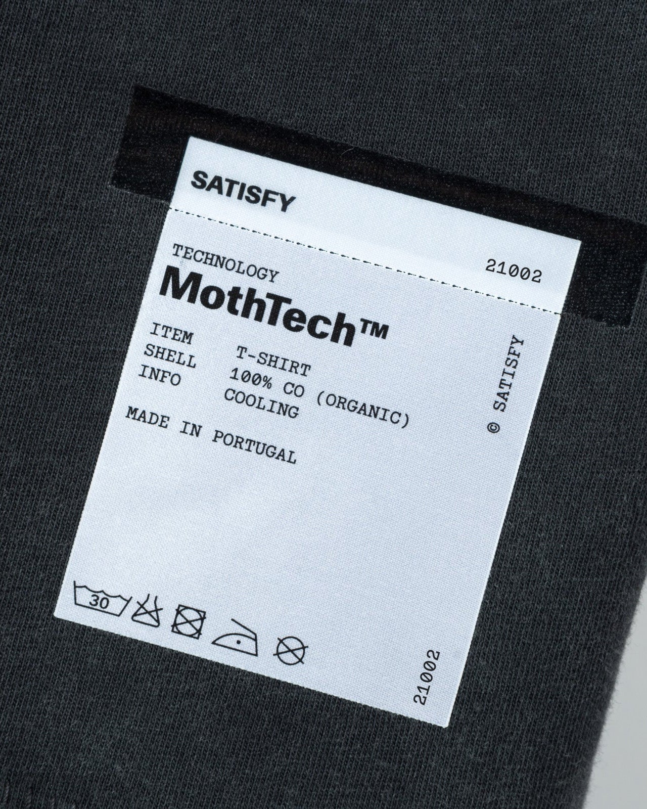 21002 00A20 mothtech t shirt aged black horse label new