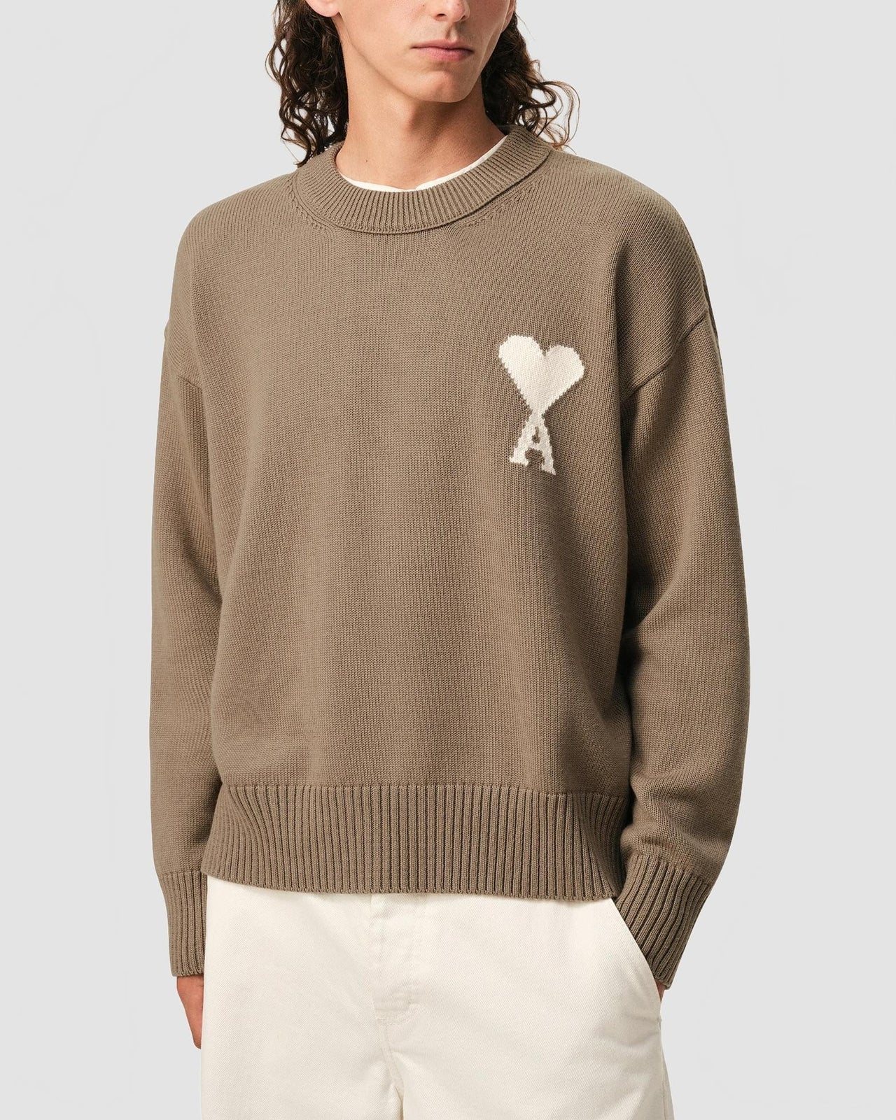 Pull Col Rond Avec Ami De Coeur Contraste - Ami - Beige Taupe / Ecru
