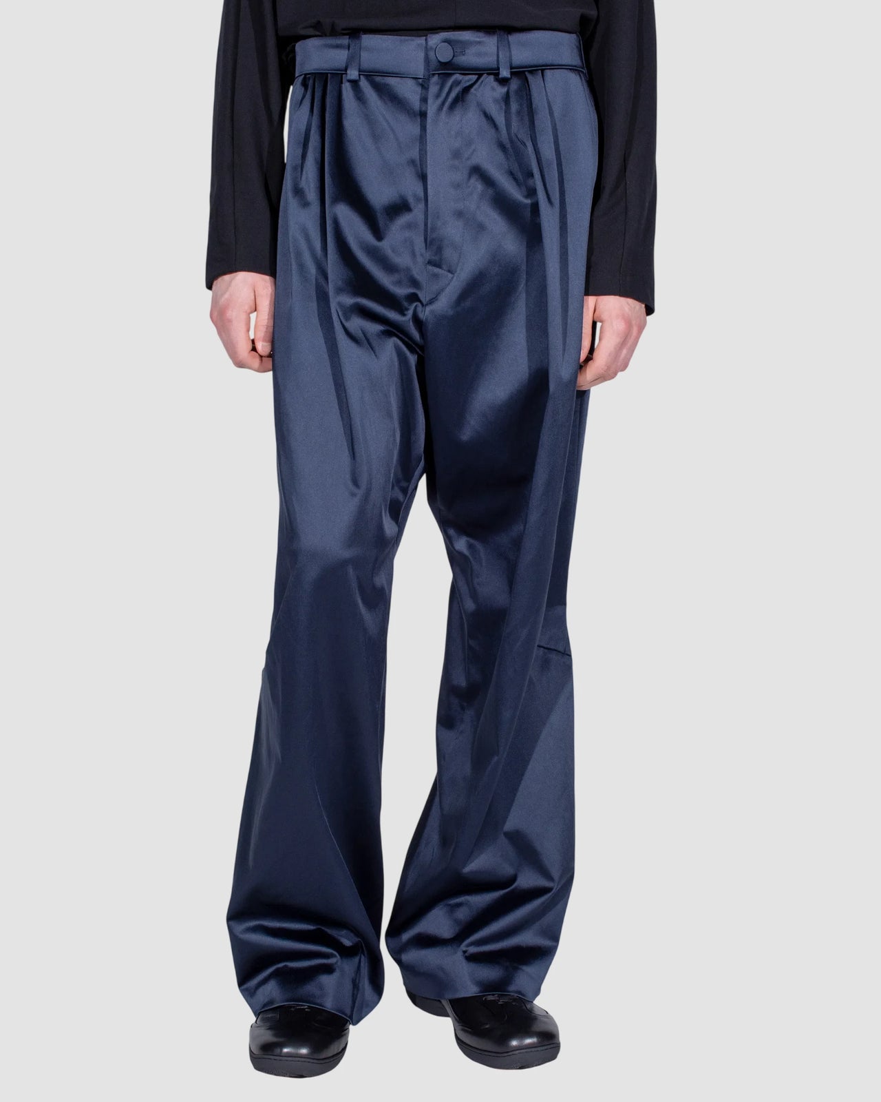 helmond trousers kiko kostadinov dark sapphire 1