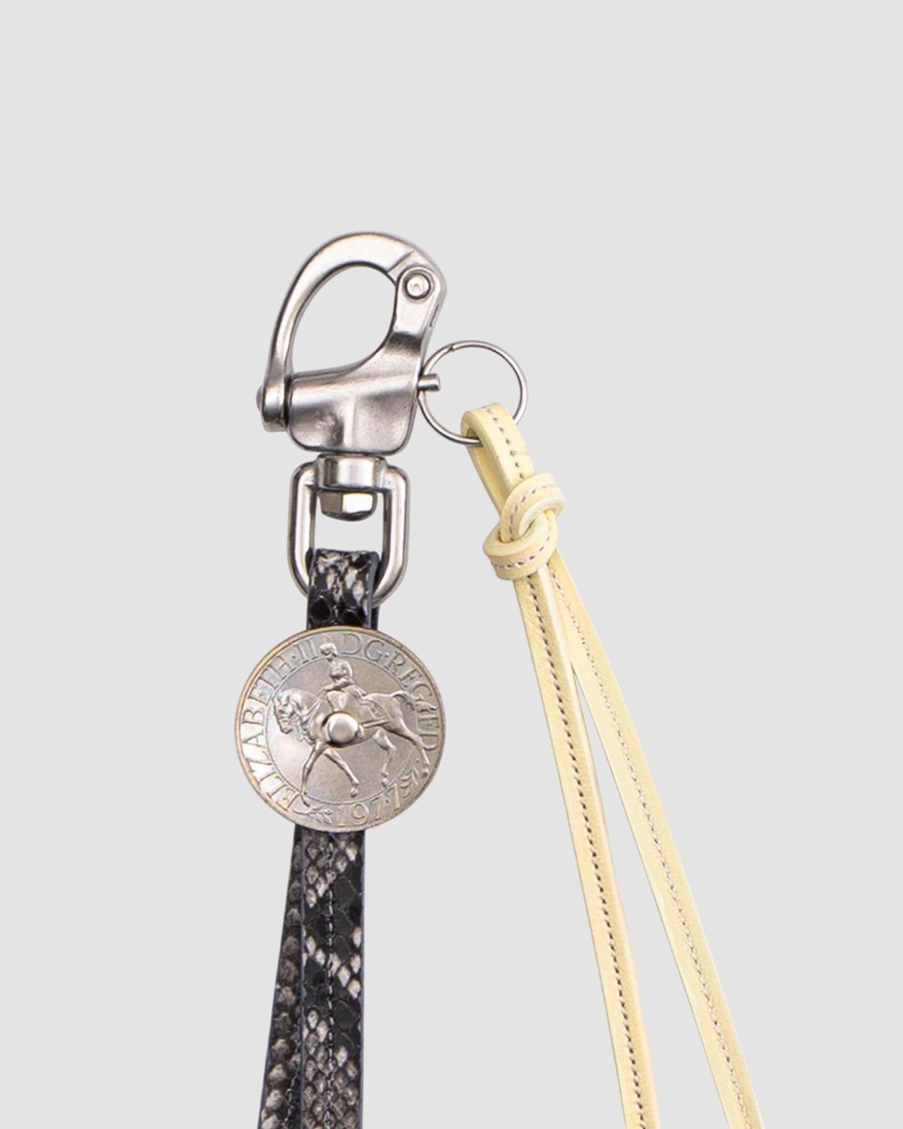 souvenir keyring six 95 grey snake print butter 2