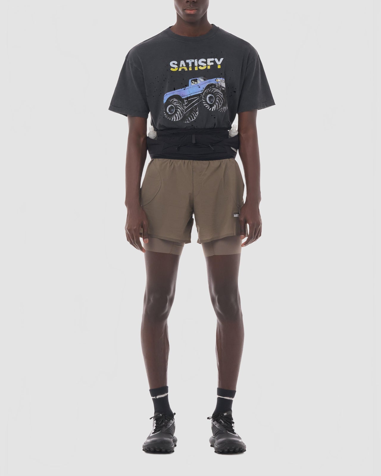 11006 00A21 MothTechT Shirt AgedBlack 1