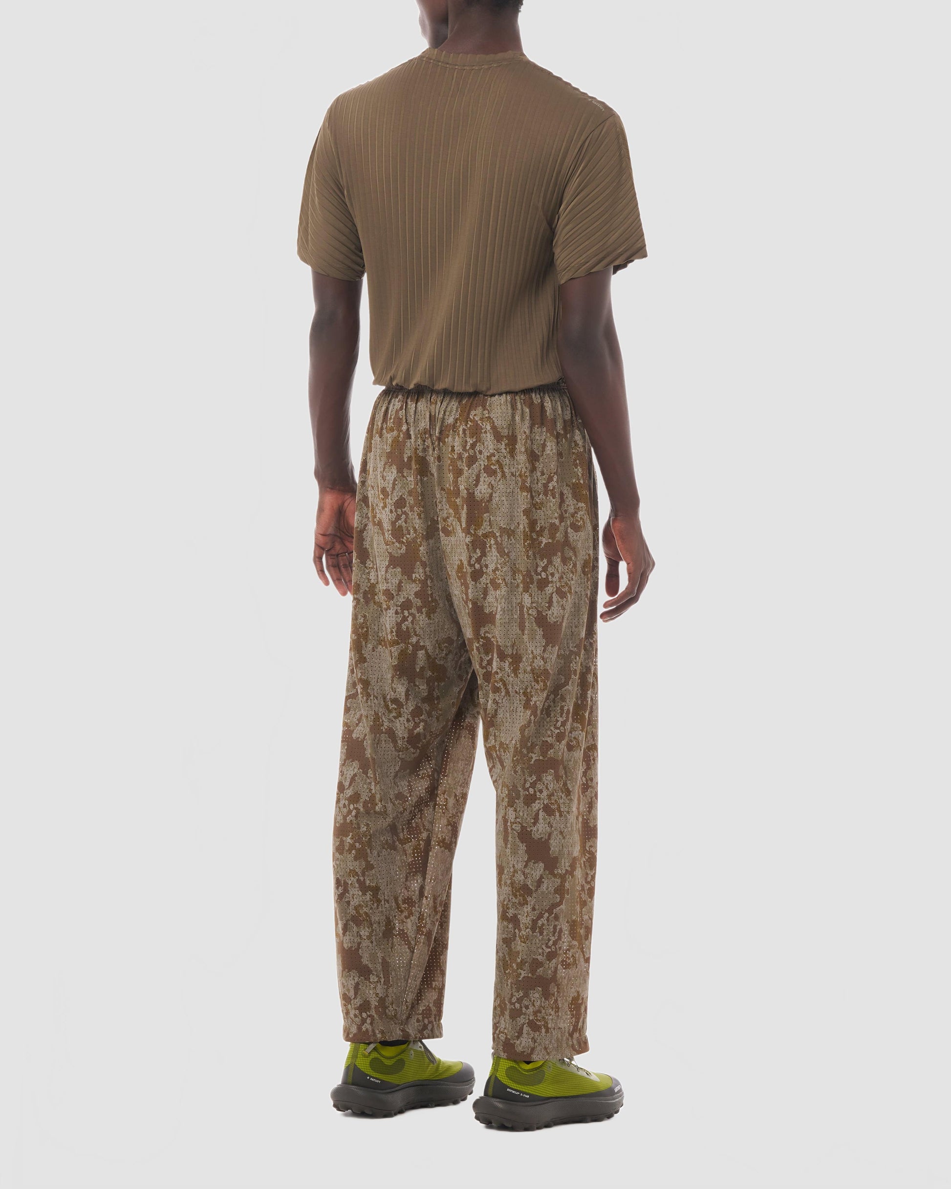 12049 59F00 Space OJoggerPants Camo 2