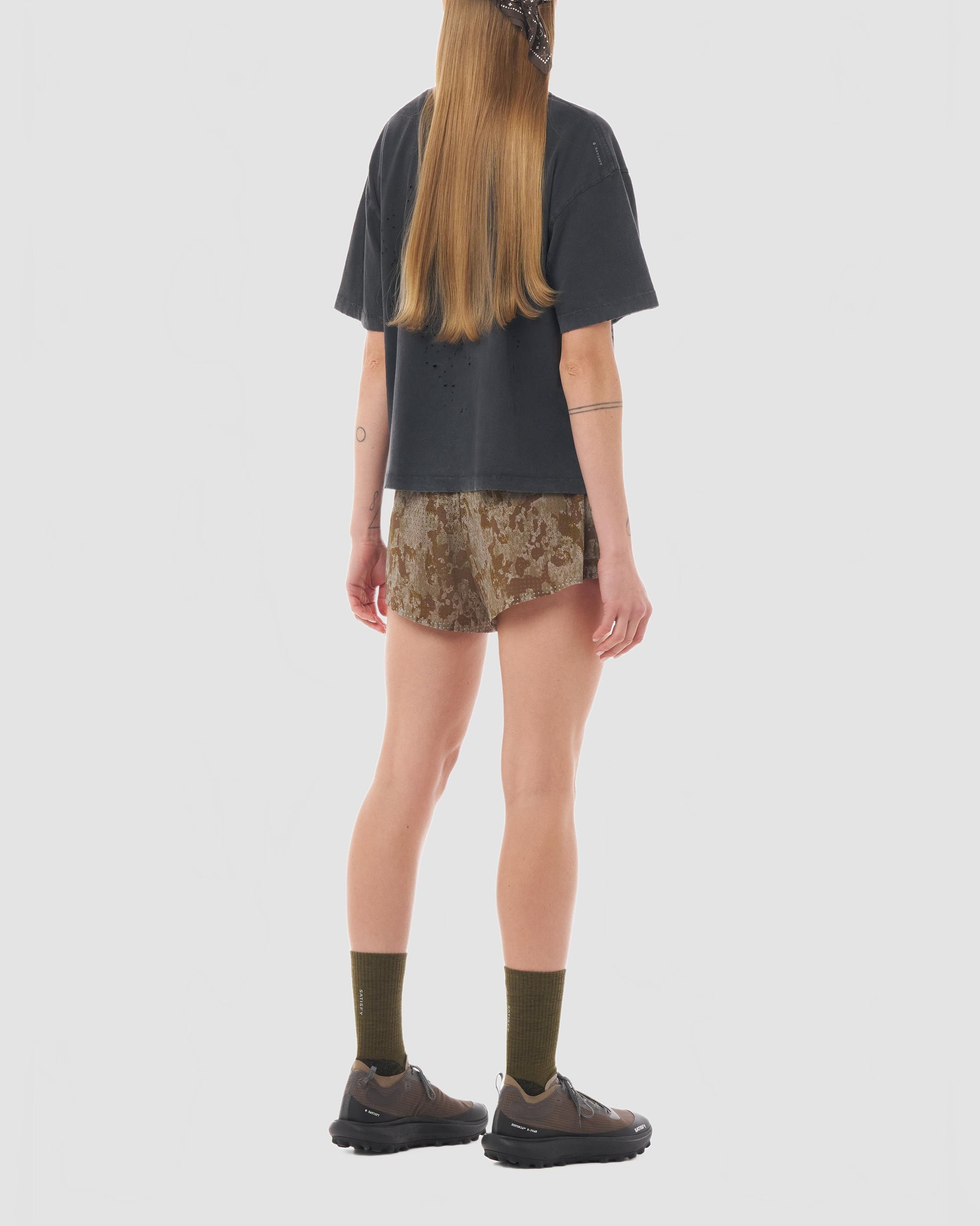 21002 00A20 MothTechT Shirt AgedBlack 2