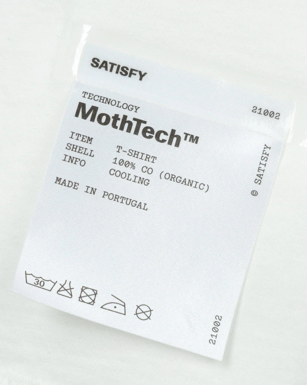21002 11121 mothtech t shirt truck blue off white label