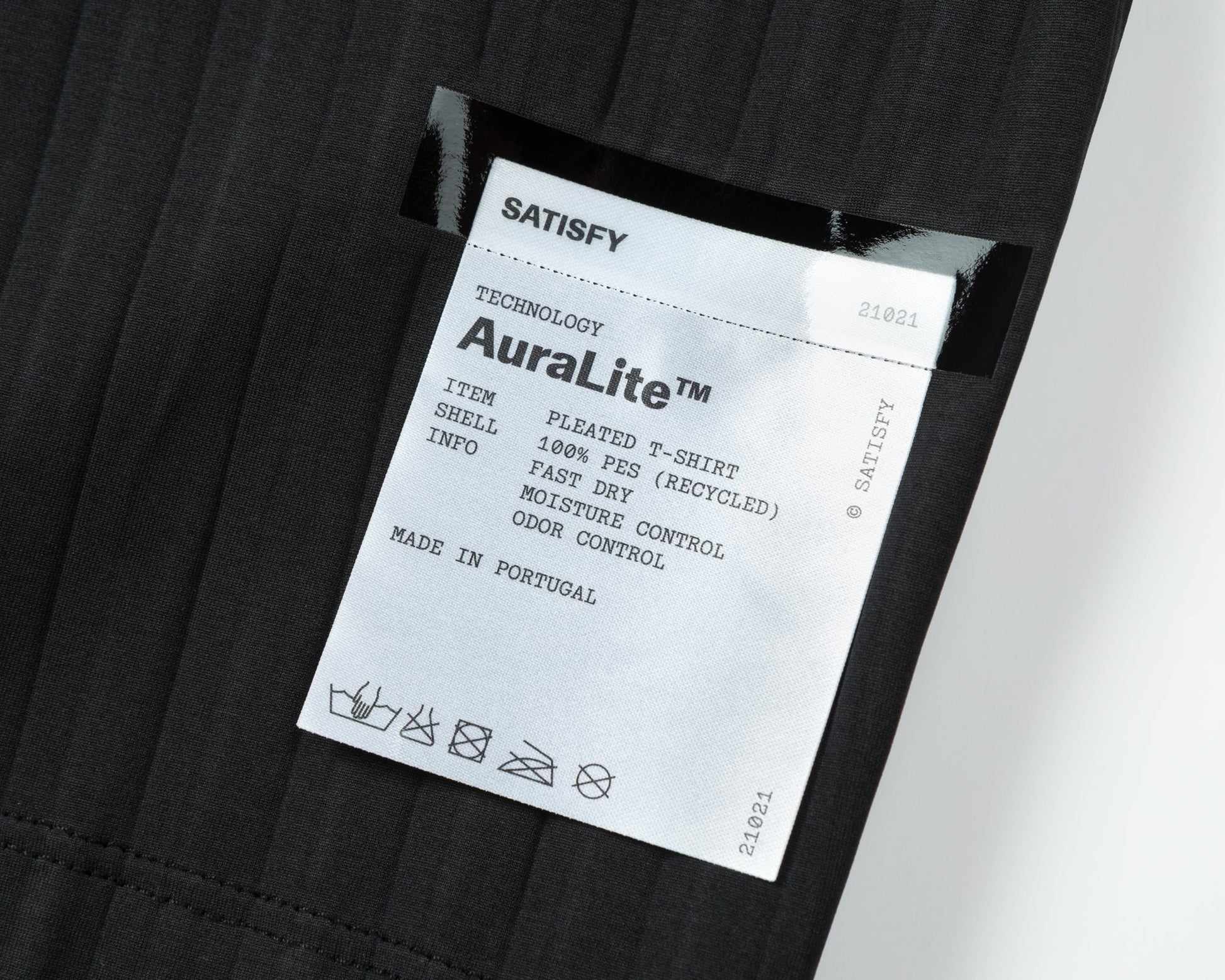 21021 BK SA auralite pleated t shirt black label