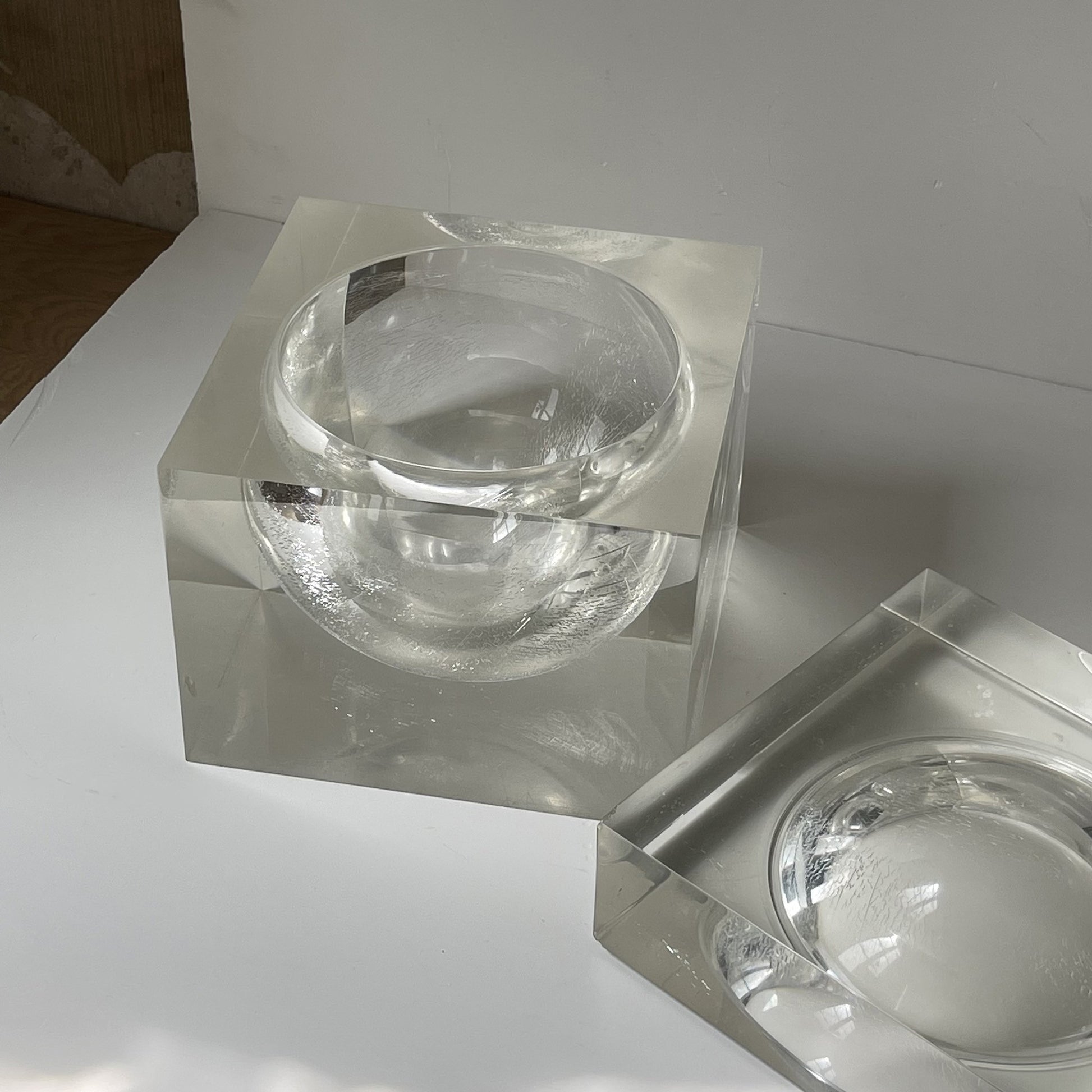 Boîte à bijoux en plexiglass année 70 attribuée à Christian Dior