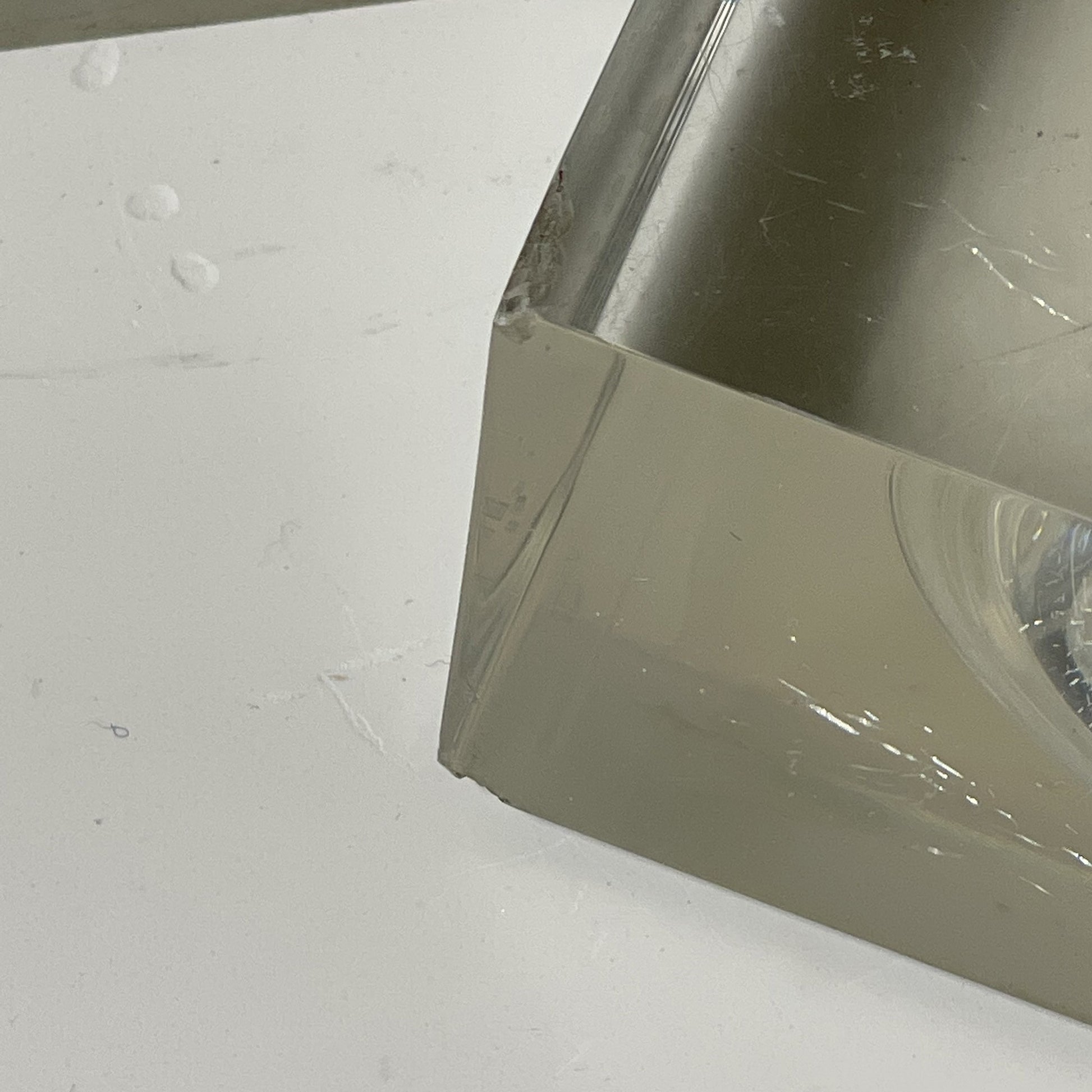 Boîte à bijoux en plexiglass année 70 attribuée à Christian Dior