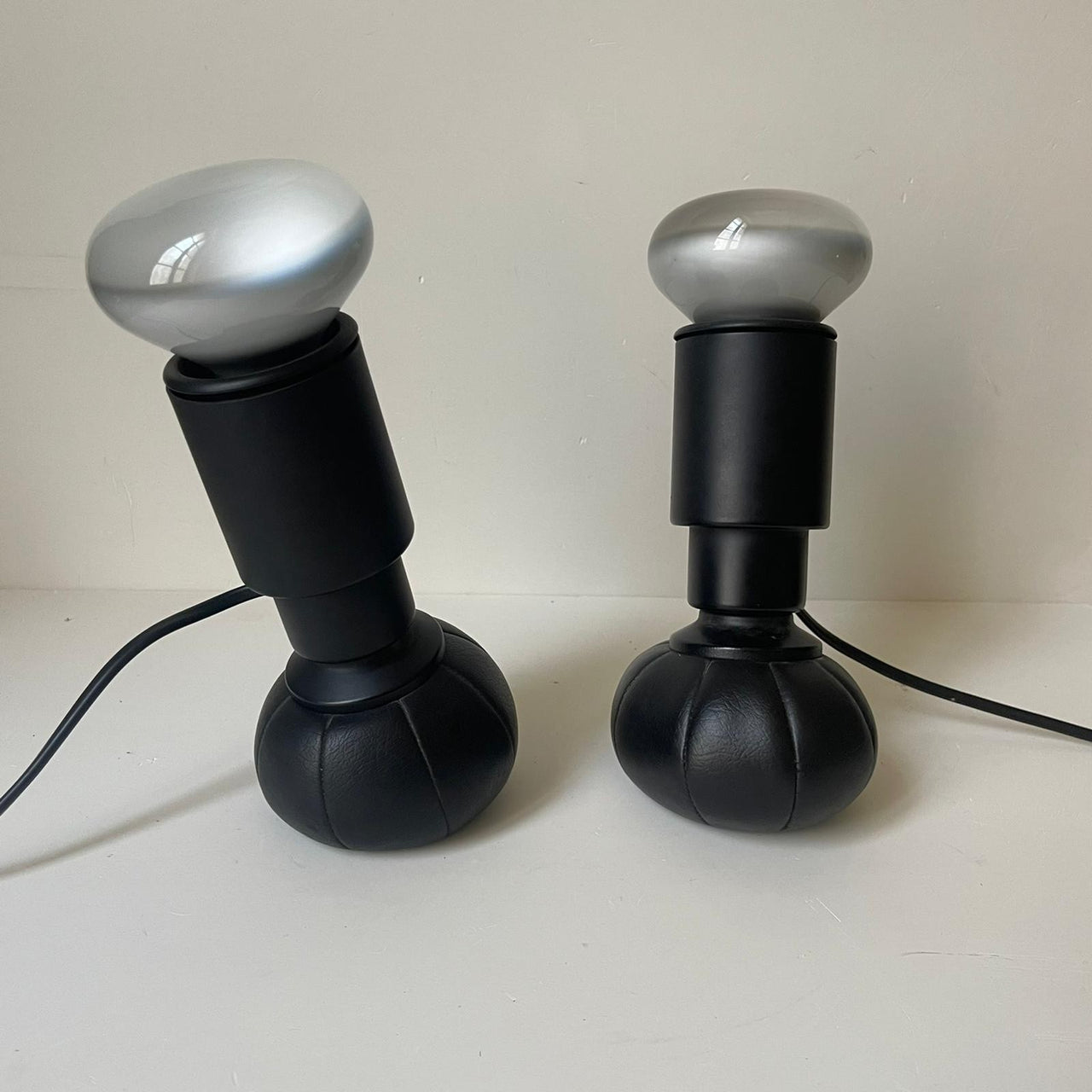 Paire de chauffeuse CM190