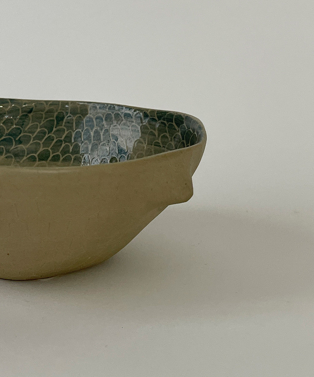 Bol bleu et beige écailles