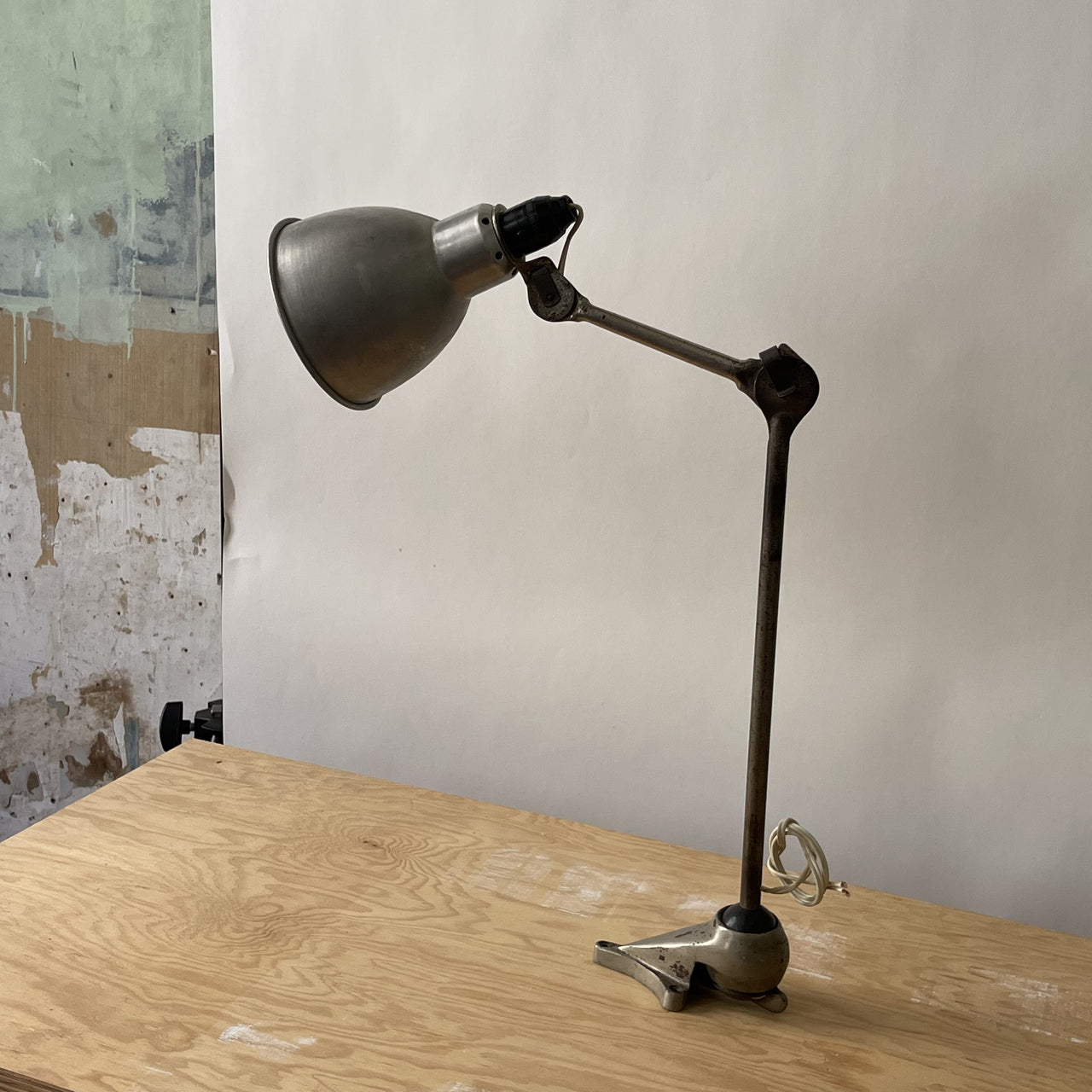 Lampe d'atelier Gras chromée modèle 222