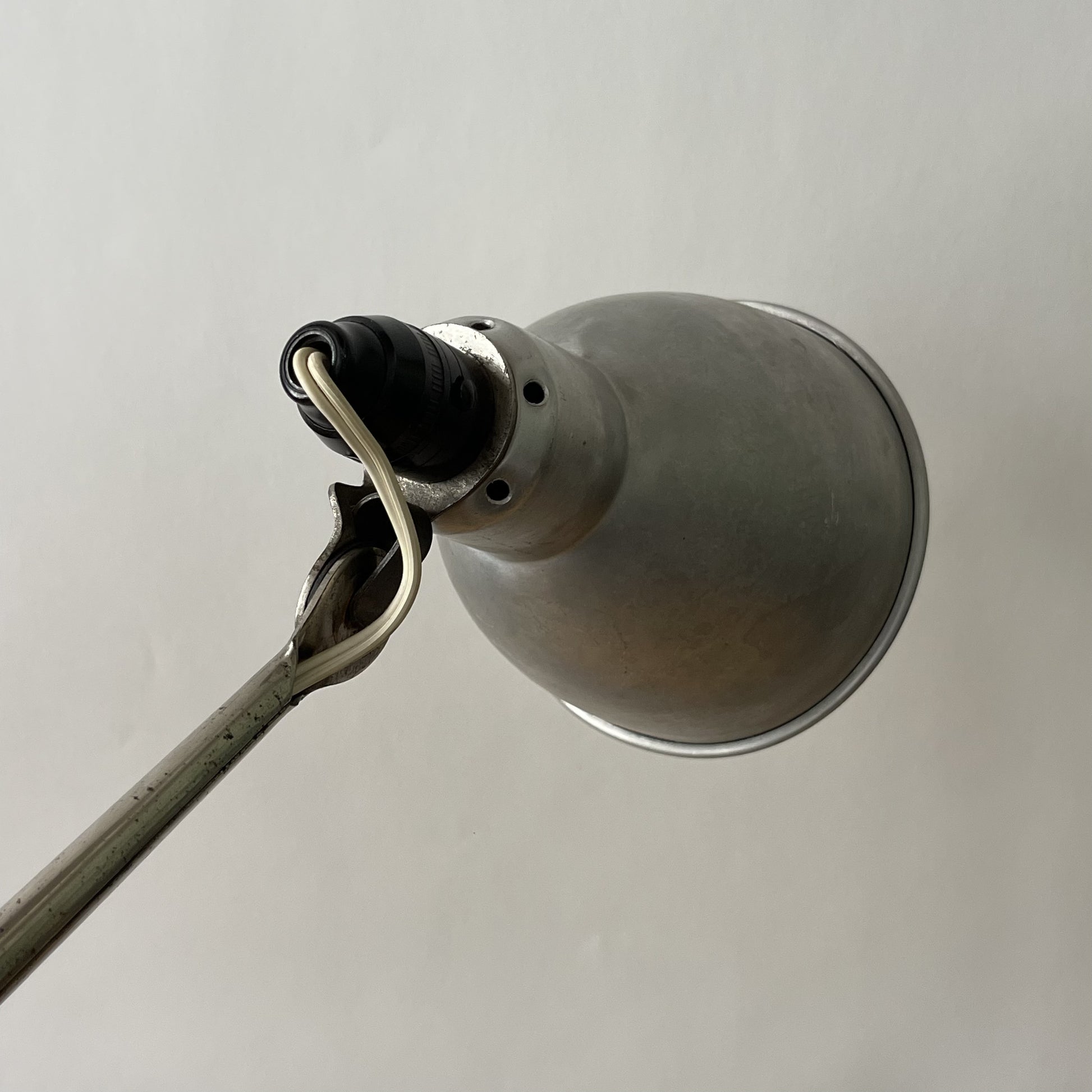 Lampe d'atelier Gras chromée modèle 222