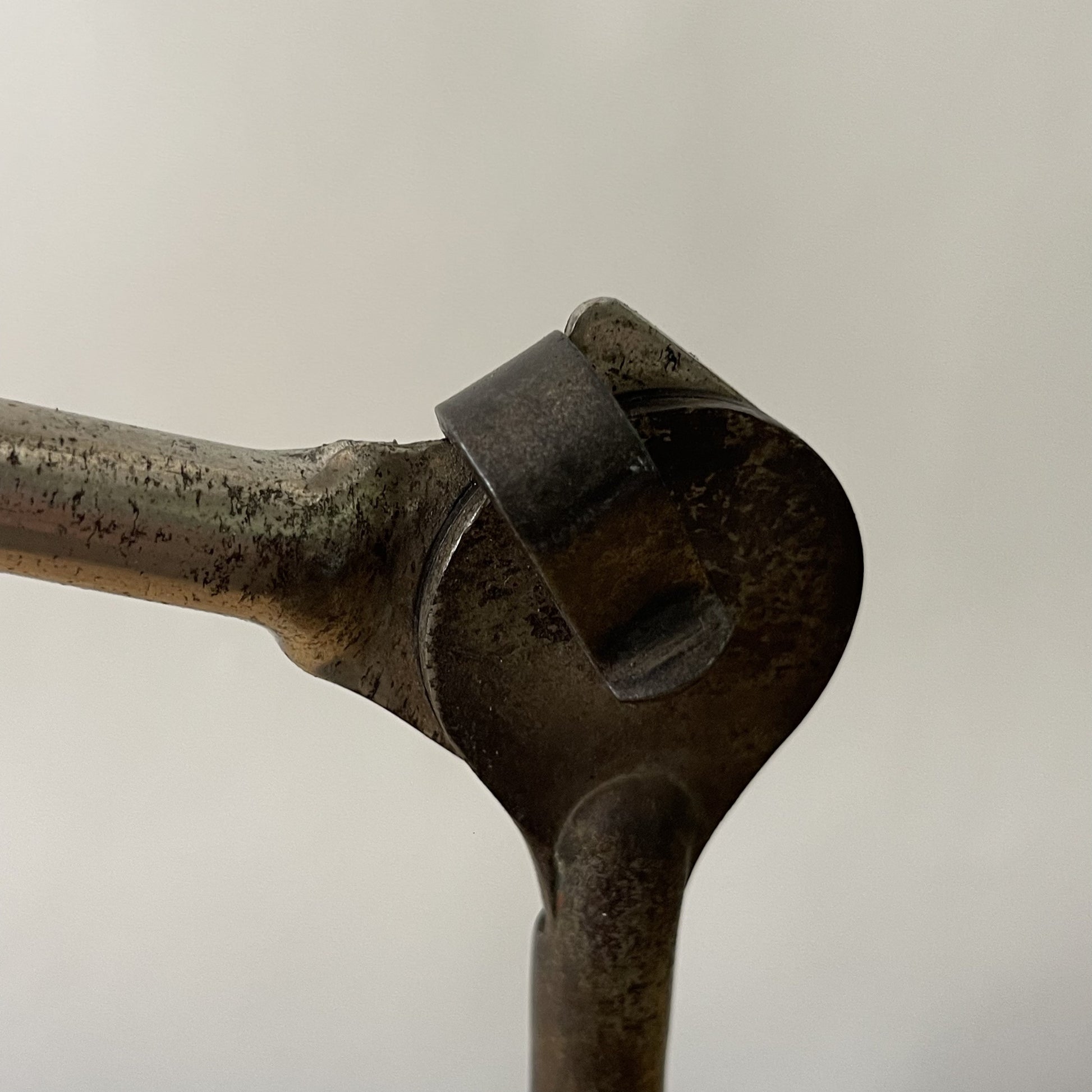 Lampe d'atelier Gras chromée modèle 222