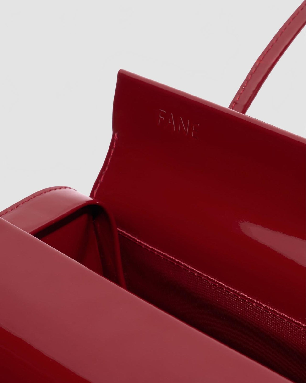 Mie lipstick patent 5