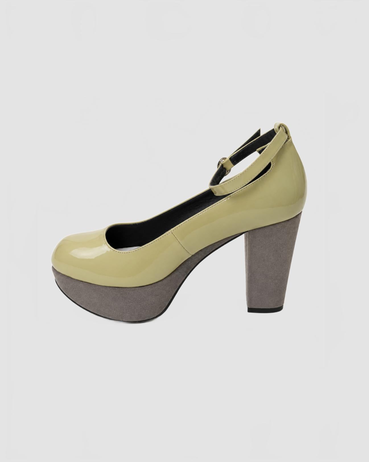 Modele 20Laura 20  20Amelie 20Pichard 202