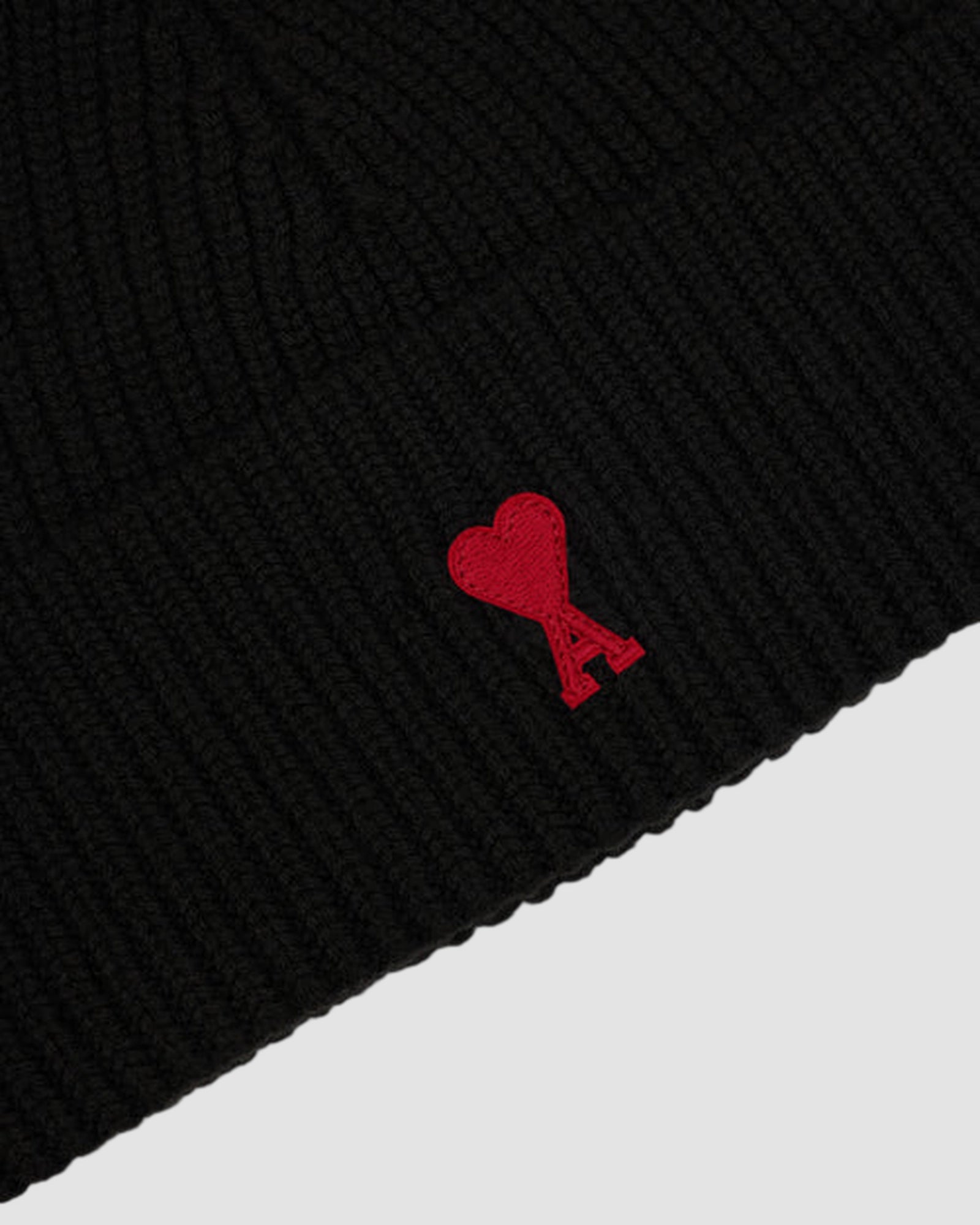 beanie with red ami de coeur   ami   black red 3
