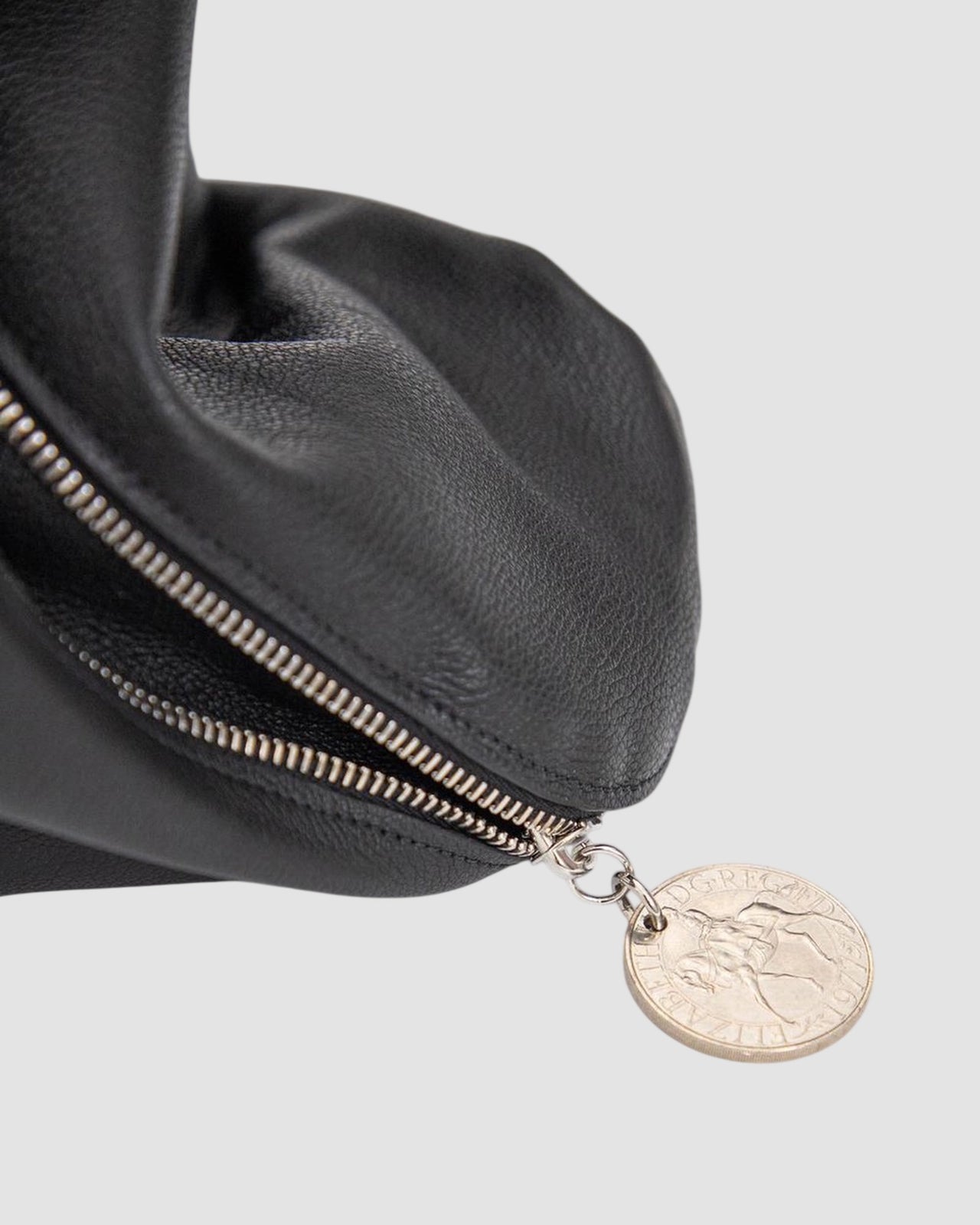 expanding bag   six 95   black perforation 5