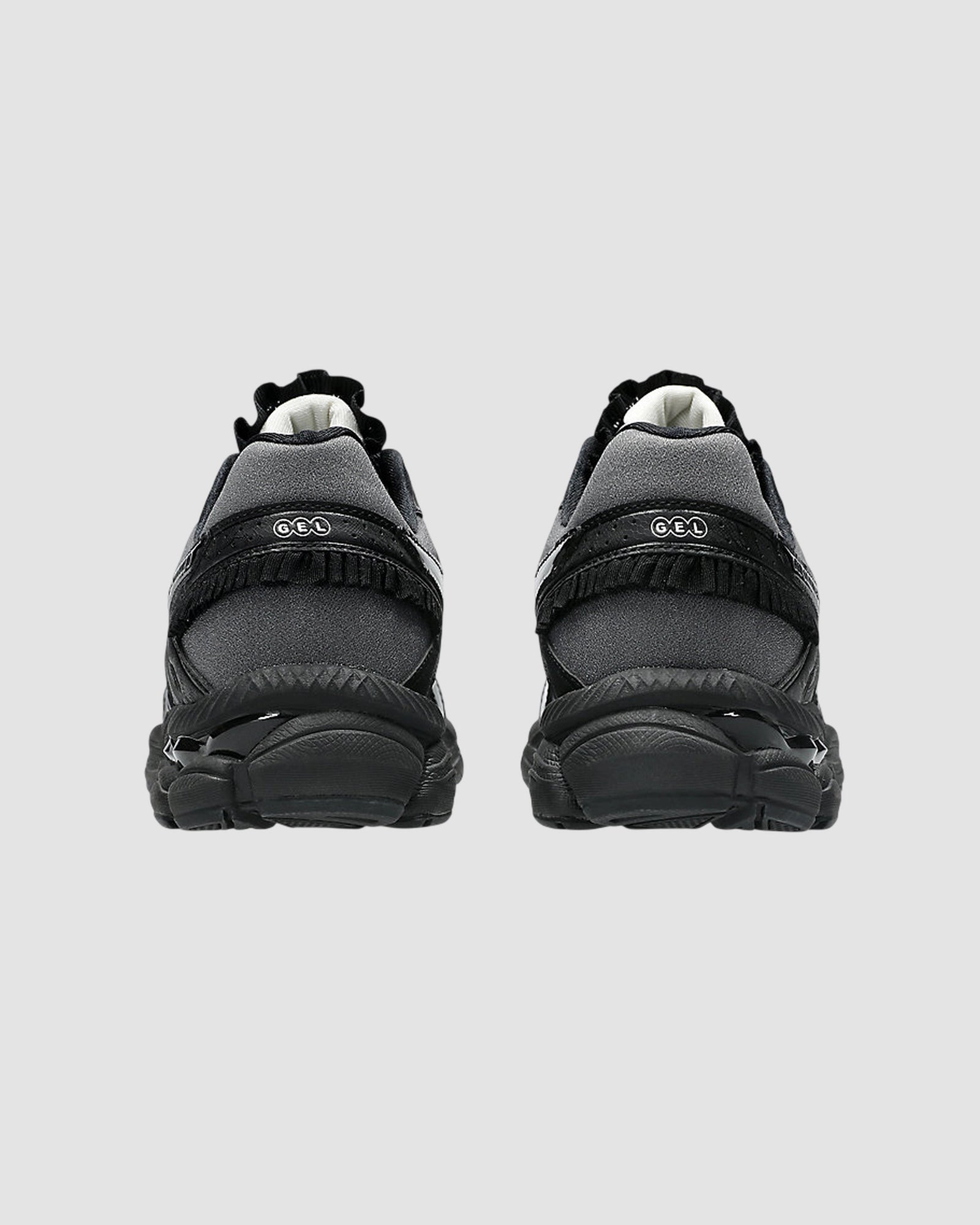 gel cumulus 16   asics   black black 5