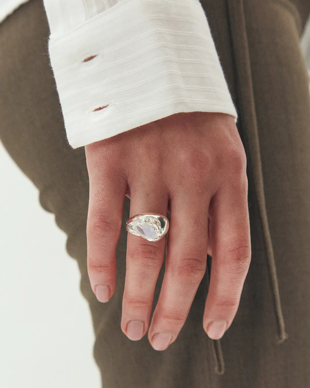 06 june moon stone ring silver singelbox